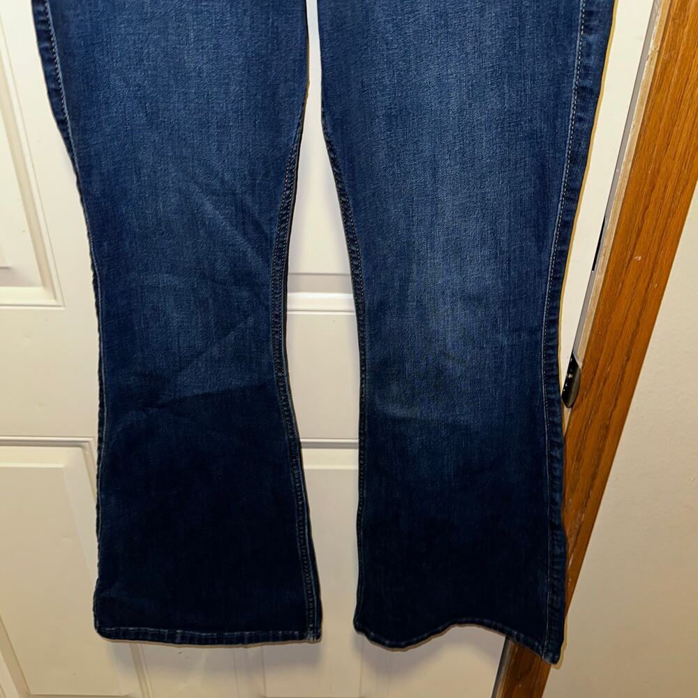 High rise hollister flare size 8 - Picture 4 of 5